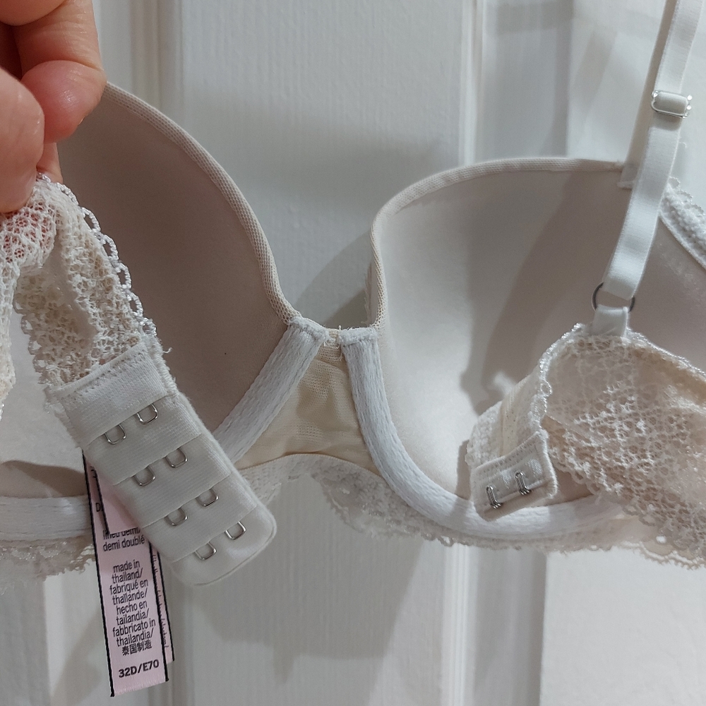 Victoria's Secret | Dream Angels Lined Demi Bra - Picture 10 of 12